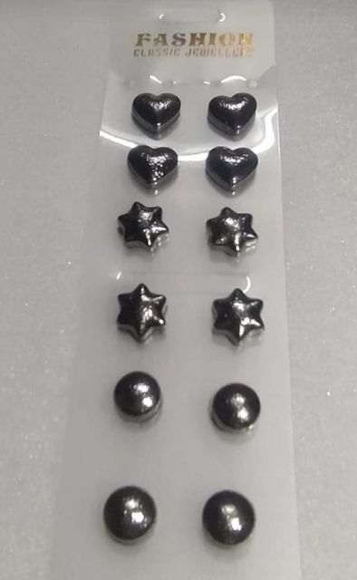 metallic black magnet 