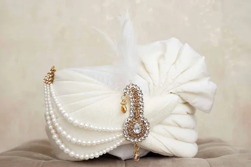 White Silk Safa