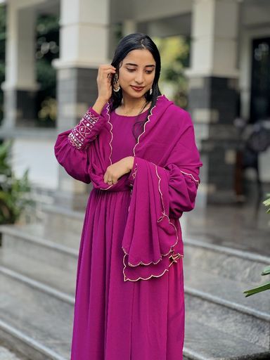 FLYER GOWN WITH SCALUP SHWAL | Code C714