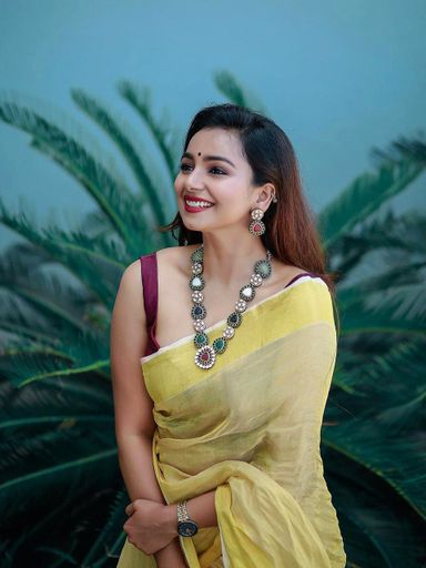 Golden bridal tissue set mundu with tussels | Code TS100 kbb