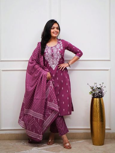 Beautiful New heavy embroidery design kurta set |Code K288 stt
