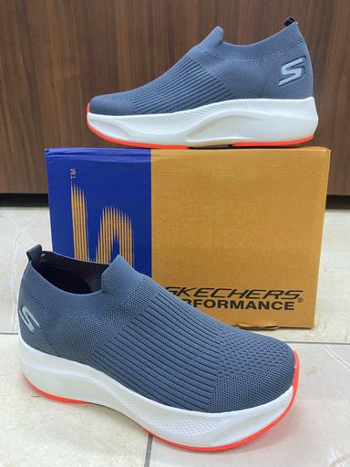 SKECHERS | Code IS104 qb