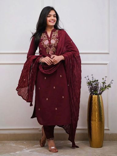 Beautiful Heavy embroidery 3pcs kurti set | Code K344 stt
