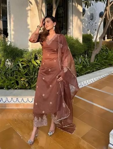 Mannjulaas women coffee etnic motifs printed kurti set