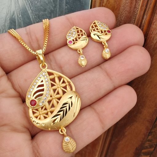 Pendant With Beautiful Earings