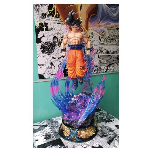 GOKU BIG WITH 3 CHANGEABLE HEAD AND LED LIGHTS 