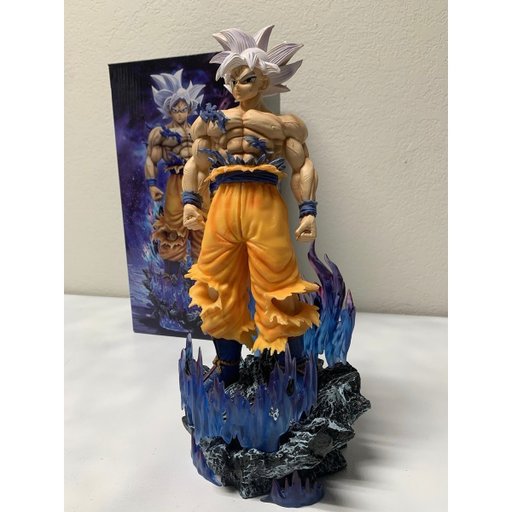 GOKU ULTRA INSTINCT 