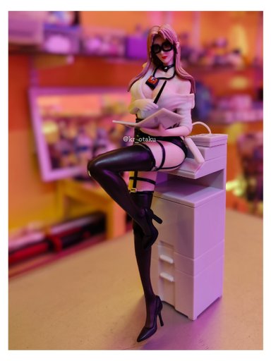 SECRETARY WAIFU