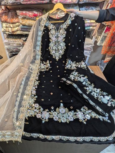 pakistani velvet suit (swipe for more)