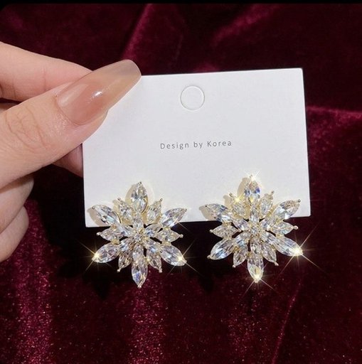Diamond flower earing 🌷