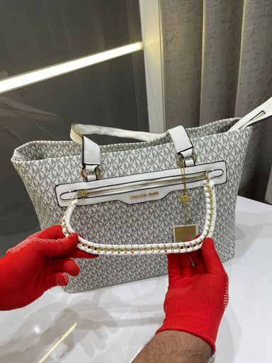 Michael Kors Luxury Signature Handbag
