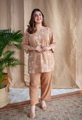 Mishel Dabu Slub Cotton Embroidered Top
