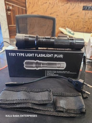 1101 FLASHING LIGHTS TORCH STUN GUN FOR SELF DEFENCE