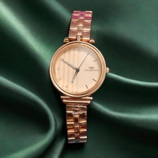 Chic Pinky Metallic Timepiece