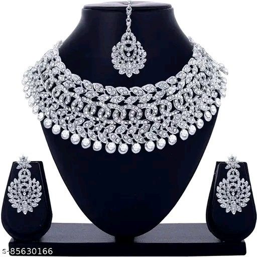 Diva Dazzling Alloy Jewellery Set