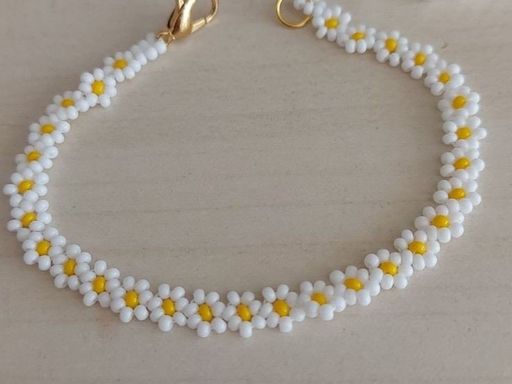 Dainty Flowers Bead Bracelet 