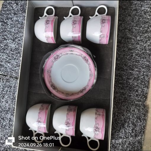 Cup SetContents:- 6 small plates- 6 medium-sized cups