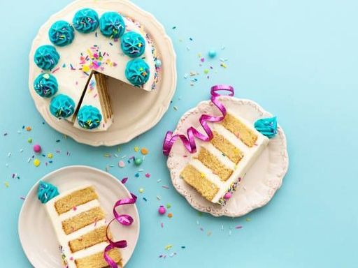 SLICE AND CUPCAKE
