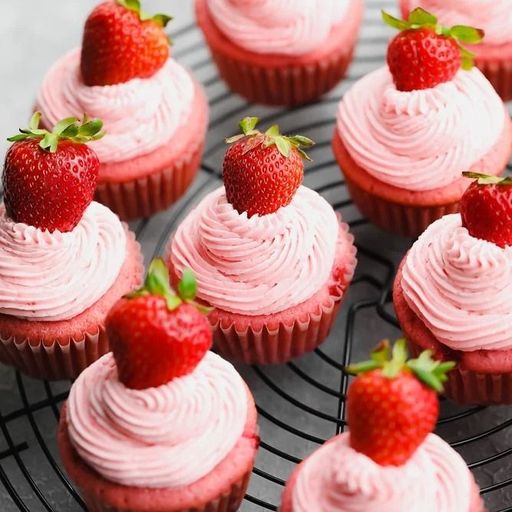 Strawberry Cup Cake 