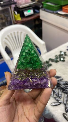 Money Megnet Pyramid 