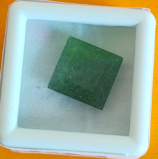 NATURAL GREEN AMANTURION 6.75 ct