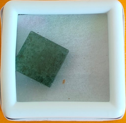 NATURAL GREEN AMANTURION 5.77 ct