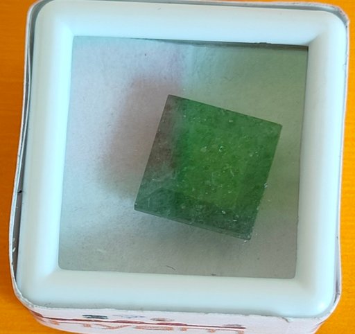 NATURAL GREEN AMANTURION 7.96 ct