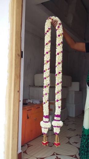 Aandaal Maalai Set White 