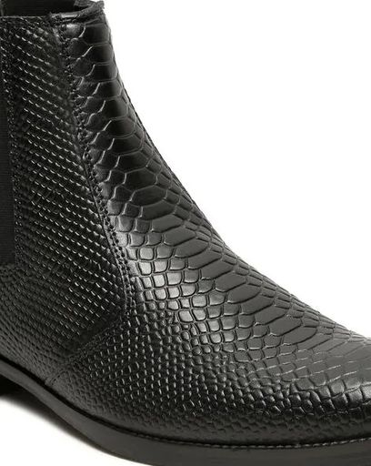 Black Python Chalsea