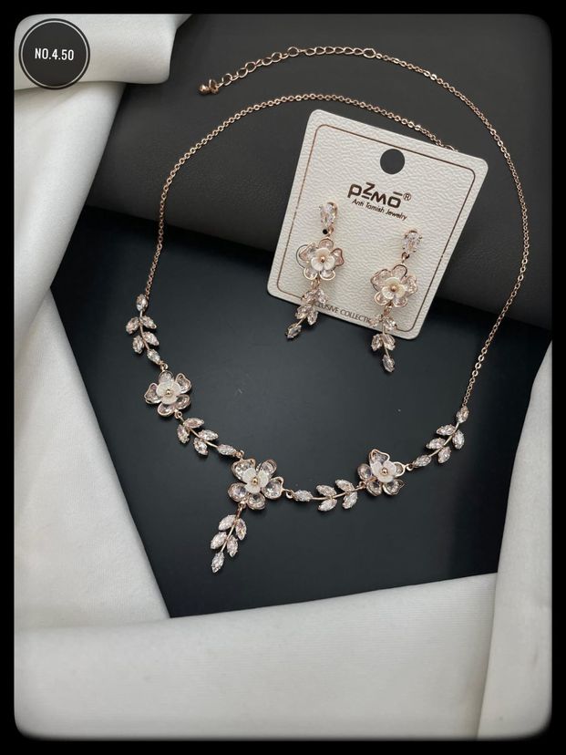 Elegant Crystal  Necklace