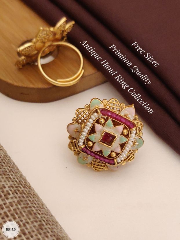 Vintage Elegance Antique Ring