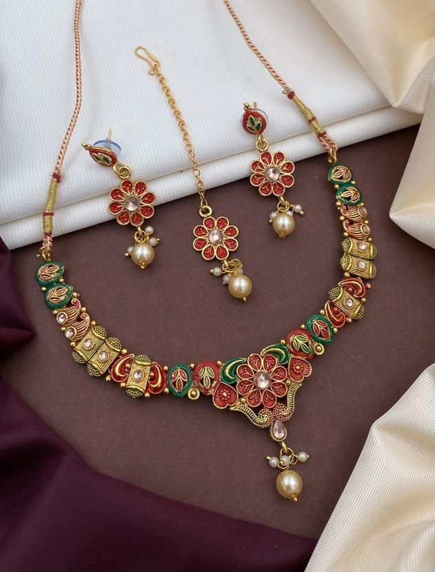 Vintage Elegance Necklace Set