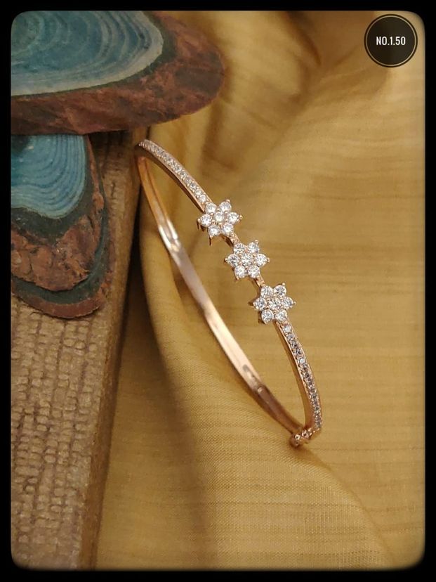 Sparkling Solitaire Diamond Kada