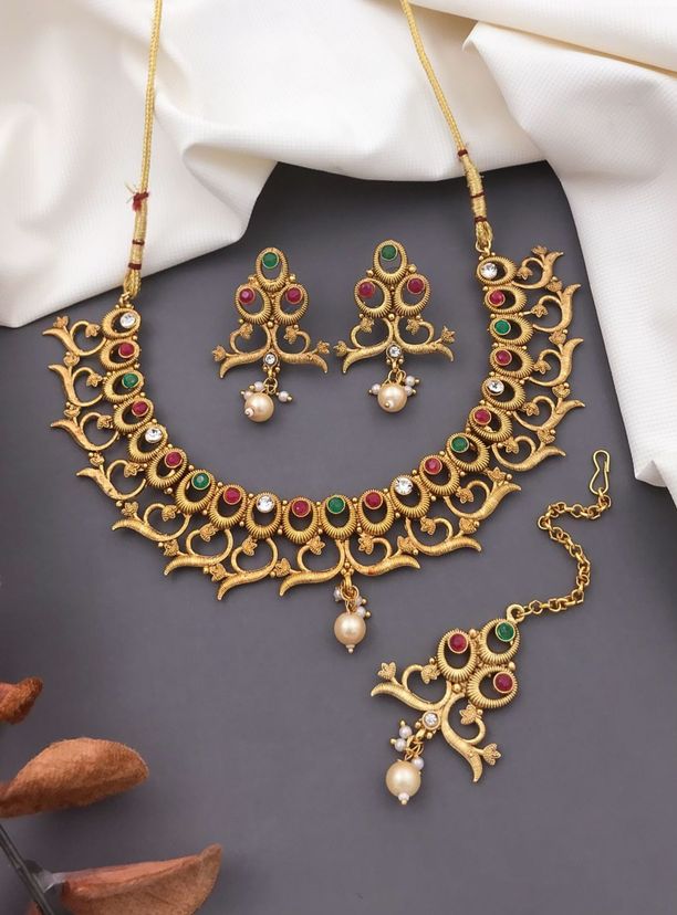 Vintage Ornate Necklace Set