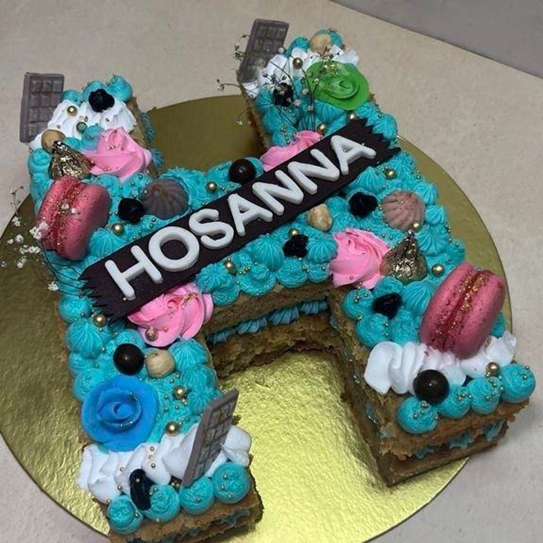 Hologram Cake 