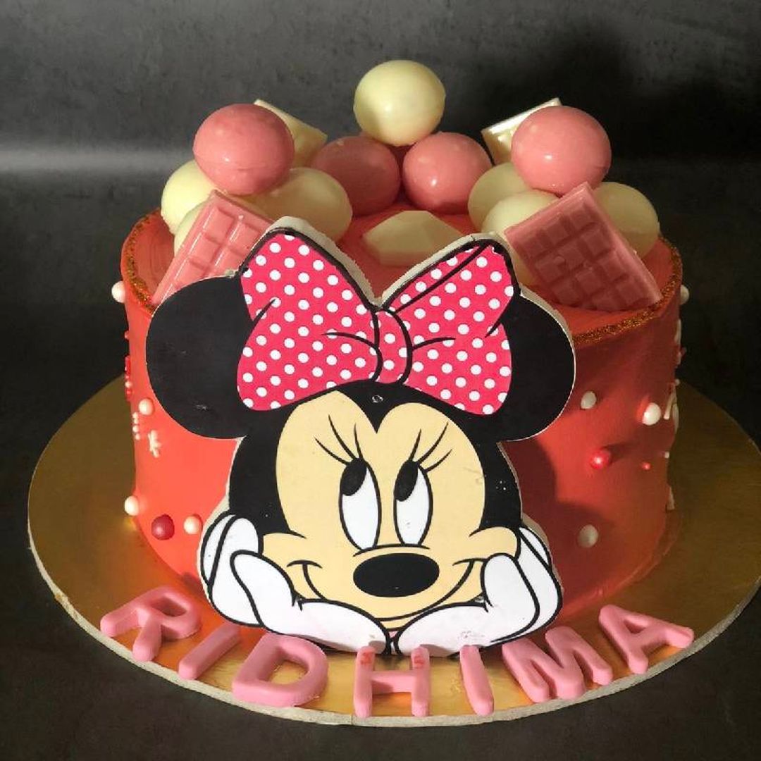 Minnie Mouse Theme Cake 